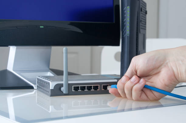 Comparing wired, wireless, and hybrid routers for network connectivity.