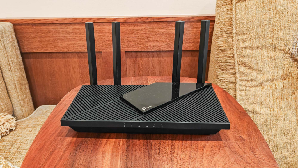 Illustration showing the setup of wired and wireless routers.