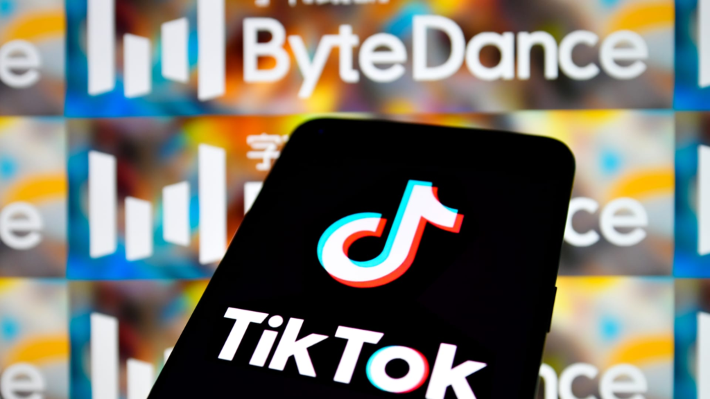 A business chart showing TikTok’s traffic drop and recovery after the ban