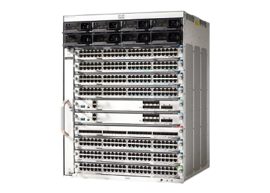 Side-by-side image of Modular (Chassis) Switch vs. Fixed-Configuration Switch

