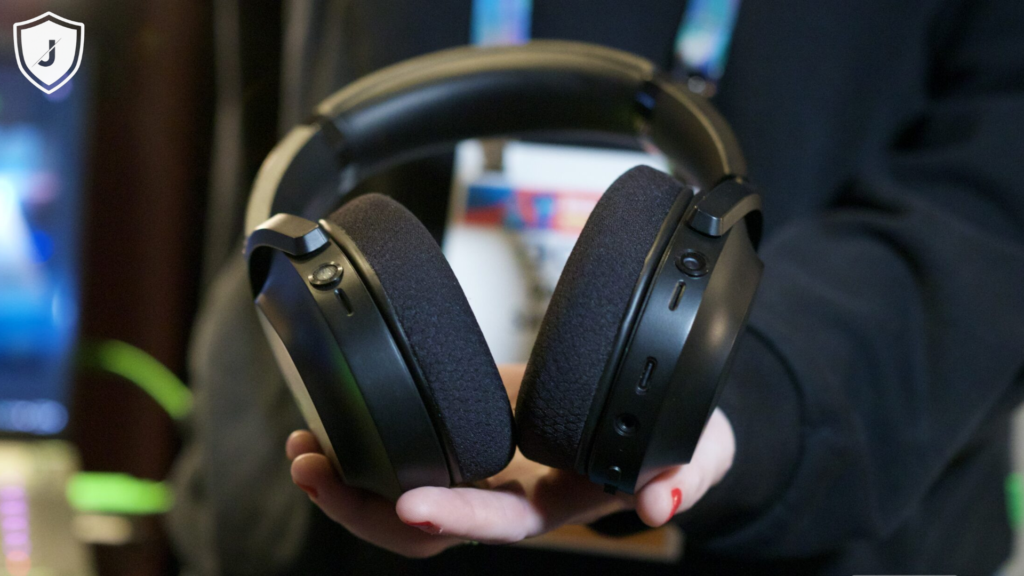 Razer Project Motoko headphones AI features and smart glasses integration